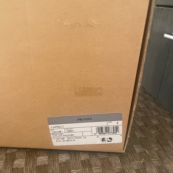 Prada bucket hat - Picture 3 of 5